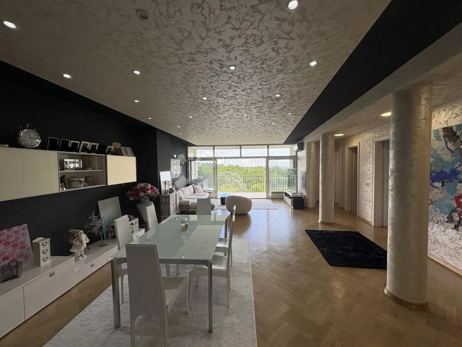 vrhovec 192 m² – panoramski pogled na zagreb, terase, garaža - slika 2