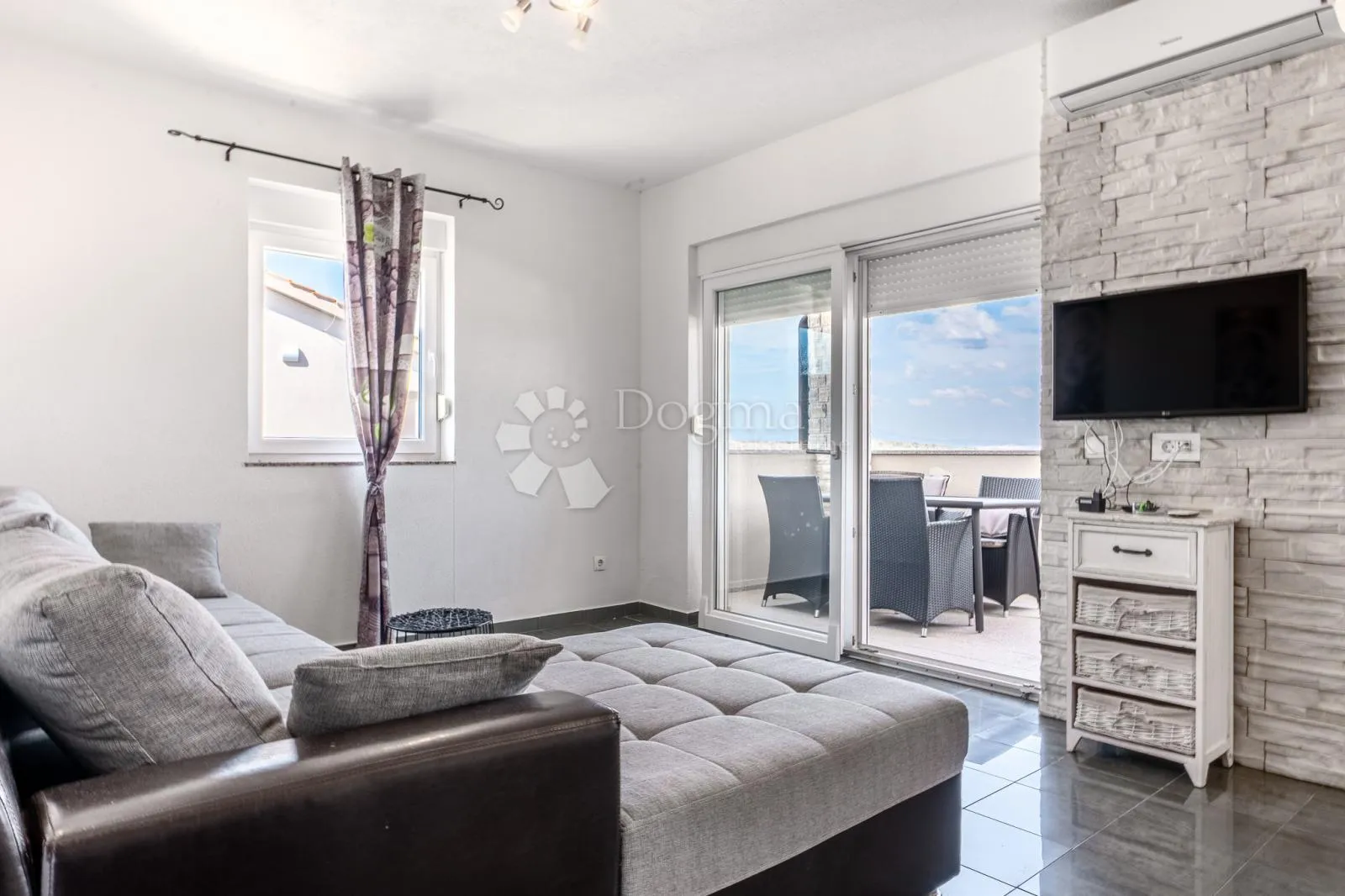 klimno, apartman na samo 250m od mora - slika 2