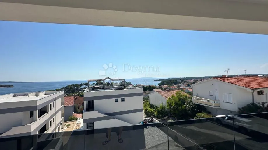 Urbana vila novogradnja na Rabu - Banjol, Rab
