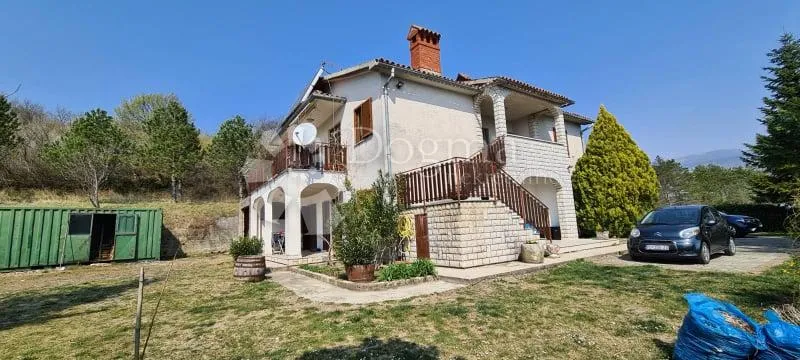 kuća sa 2 stana i prostranom građevinskom okućnicom - slika 36