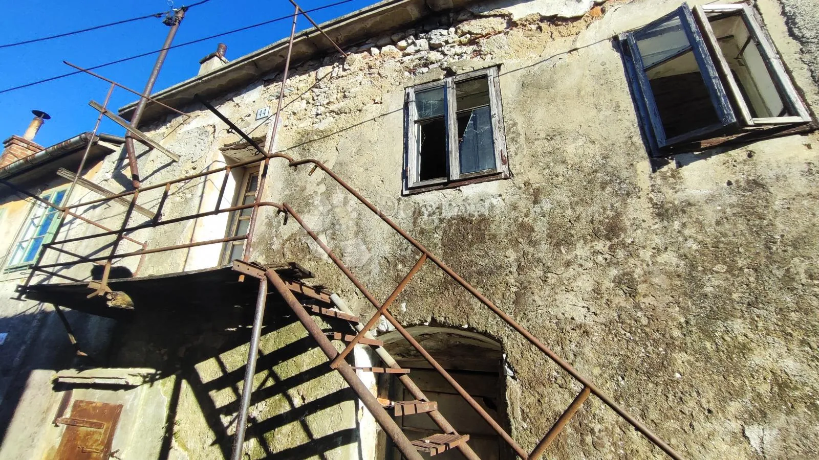 prilika 2 kuće za 50.000 € - slika 9