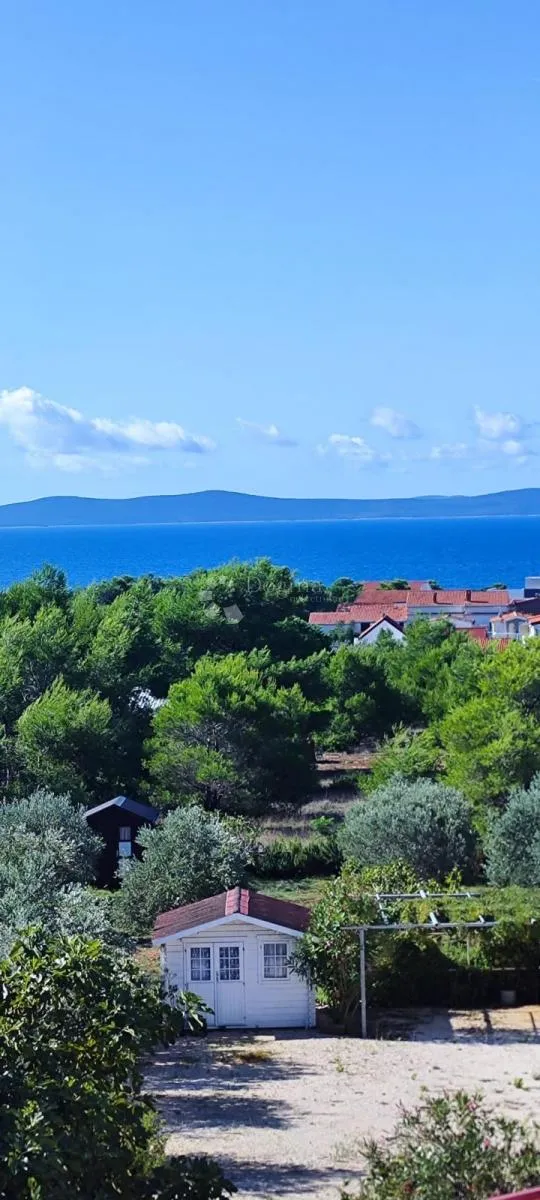 stan u prizemlju novogradnje 92m2, sa dvorištem 95m2, na otoku viru - slika 8