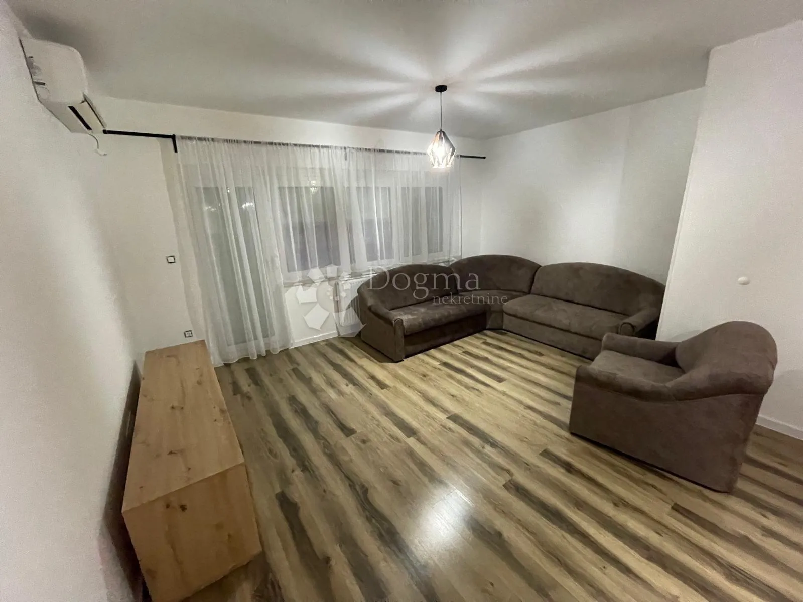 obiteljska kuća s poslovnim prostorom u čepinu - slika 6