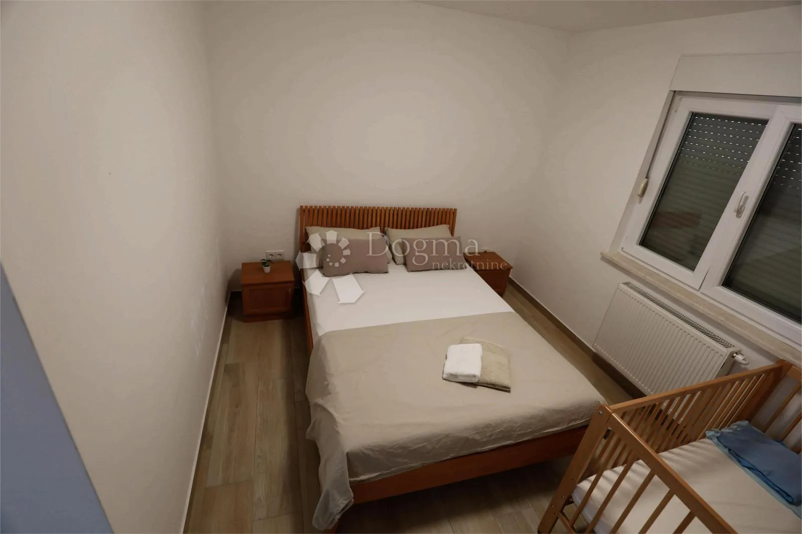 namješteni apartman u mirnom dijelu sukošana, odmah useljiv - slika 7