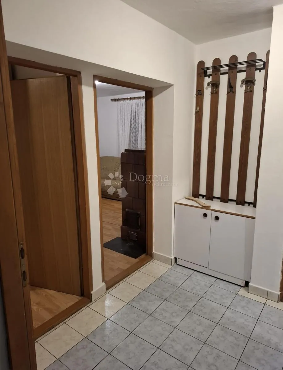 renoviran stan s garažom i podrumom centar i.kat - slika 7