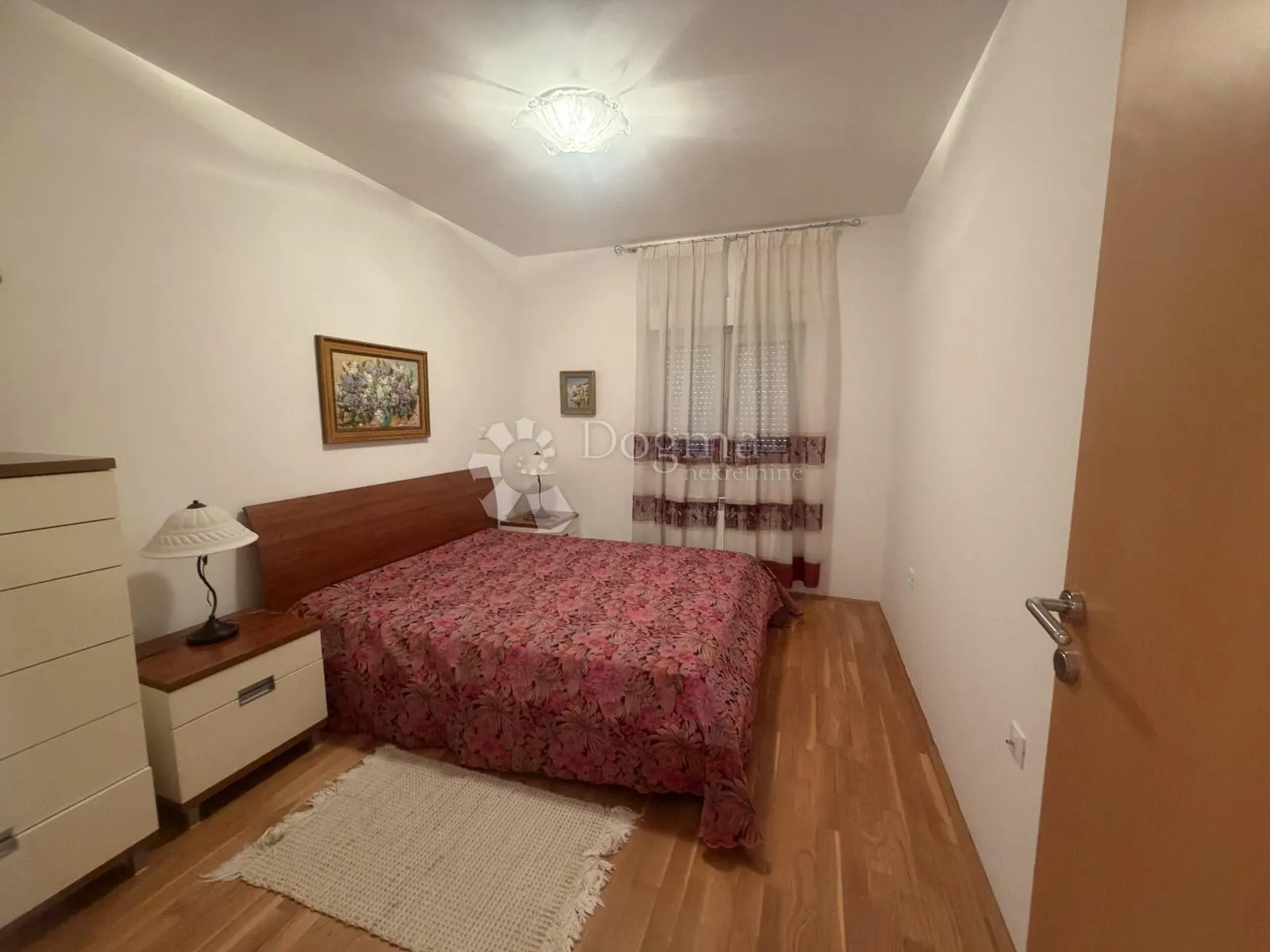 atraktivan stan za najam na rubešima - slika 7