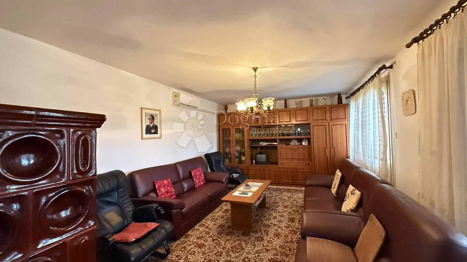 kuća s dva stana i građevinskom okućnicom 4740m2 u okolici labina - slika 8