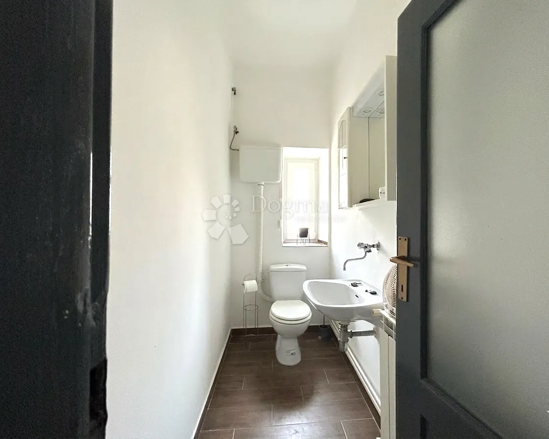 zamet 63 m² južni stan s velikim potencijalom - slika 8