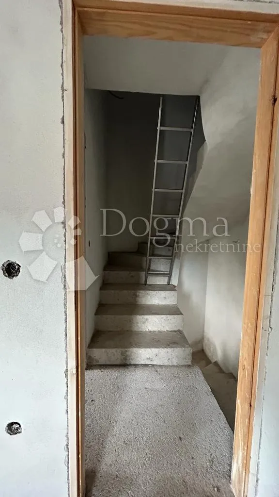 kuća u centru pićna - novi krov, fasada i instalacije - slika 11