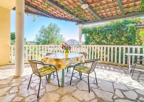 apartman sa bazenom u medulinu - slika 2