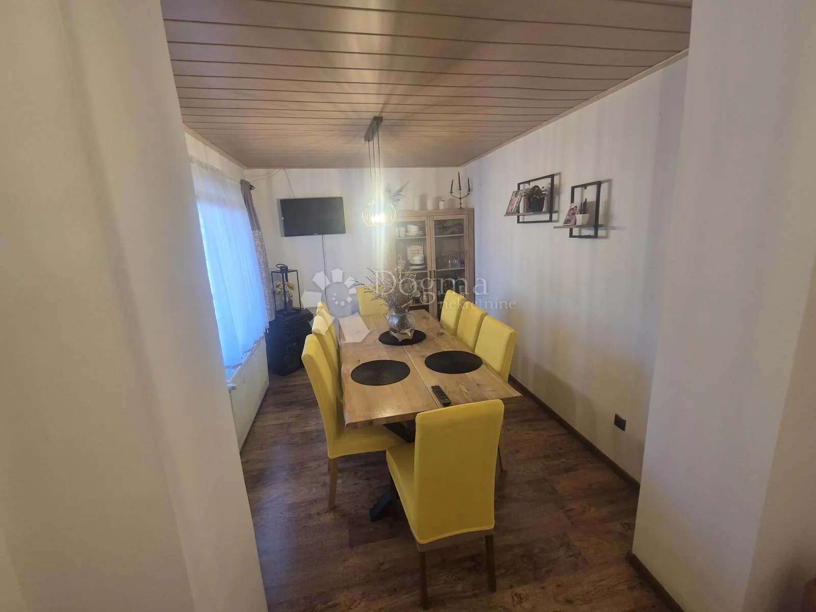 kuća sa dva odvojena stana nadomak centra zaboka! - slika 9