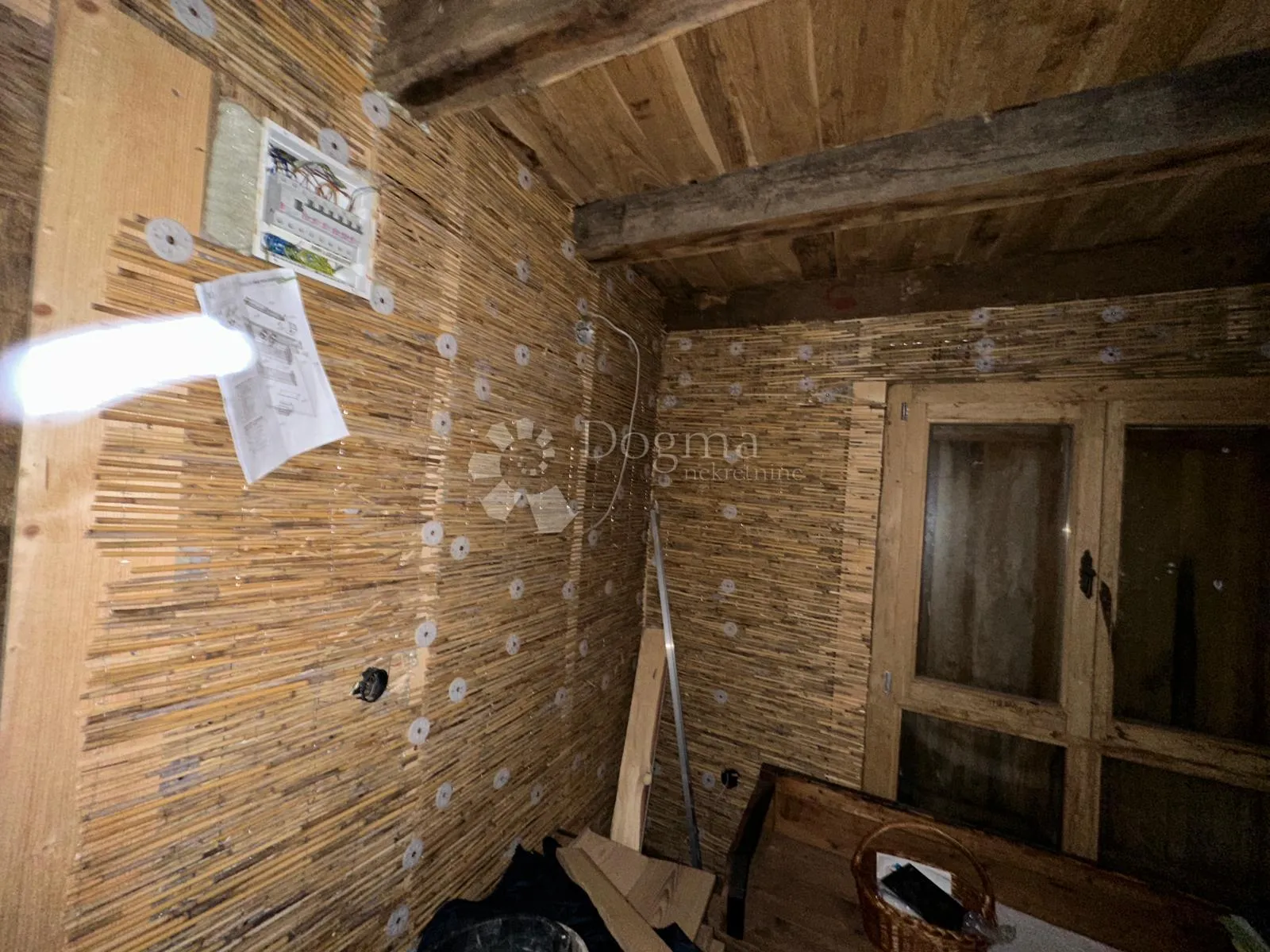difuzni hotel autohtone kamene kuće 10+1 - slika 60
