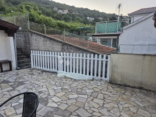 lovran – kuća s 3 stana i okućnicom - slika 11