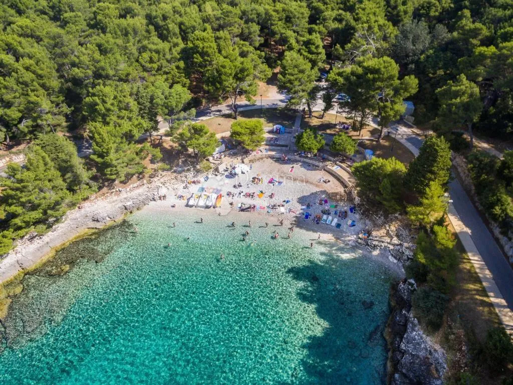 moderna vila s bazenom i solarnim sustavom u okolici loborike, blizu pule - slika 42