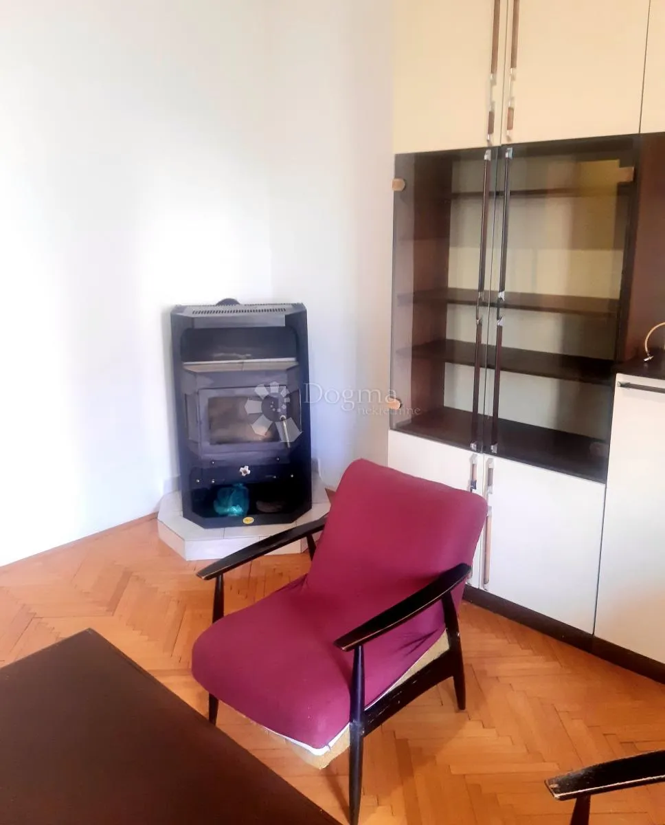 etaža sa garažama u centru srdoča za najam - slika 3