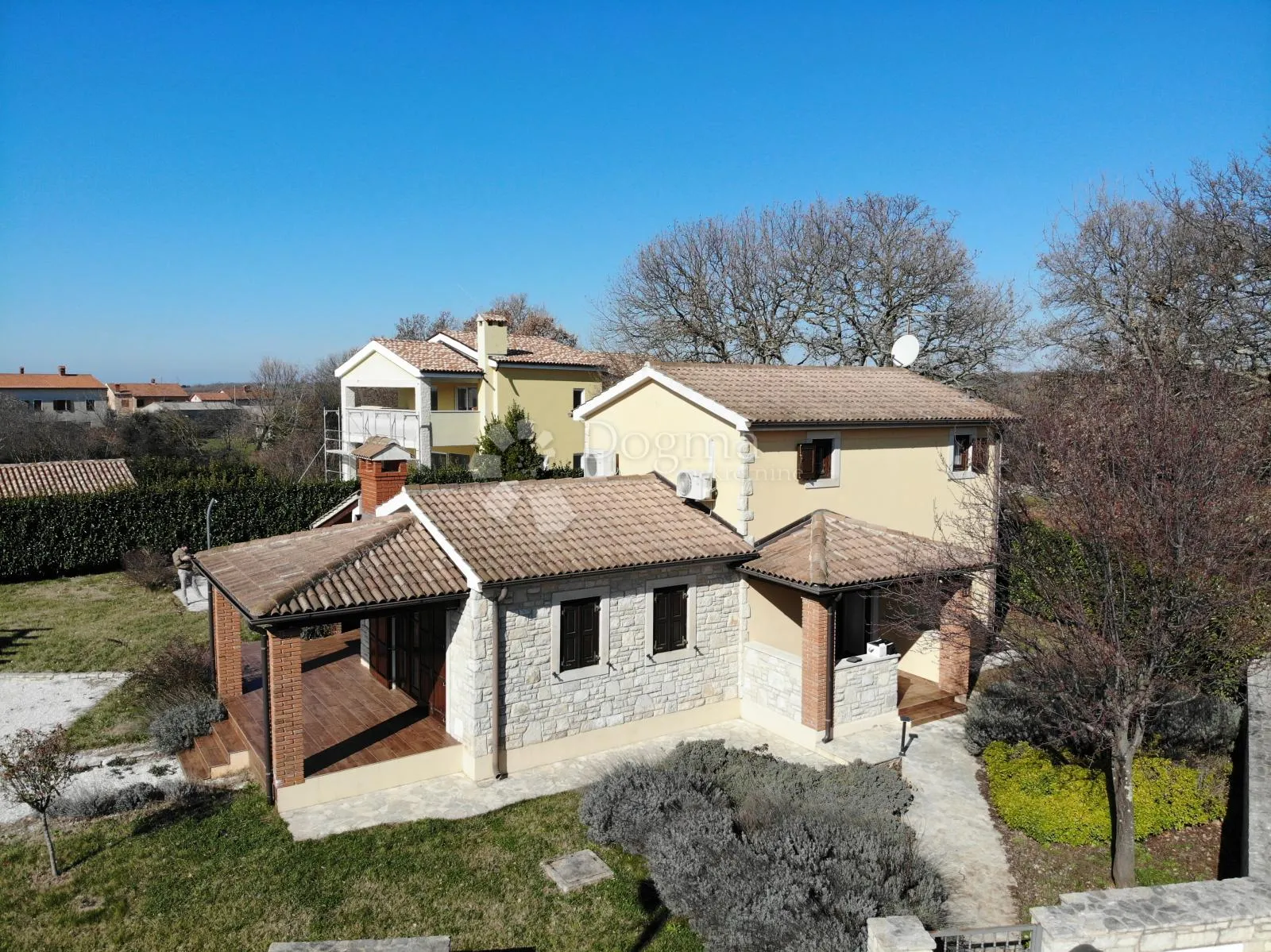 poreč okolica, šarmantna istarska kamena kuća s bazenom - slika 1