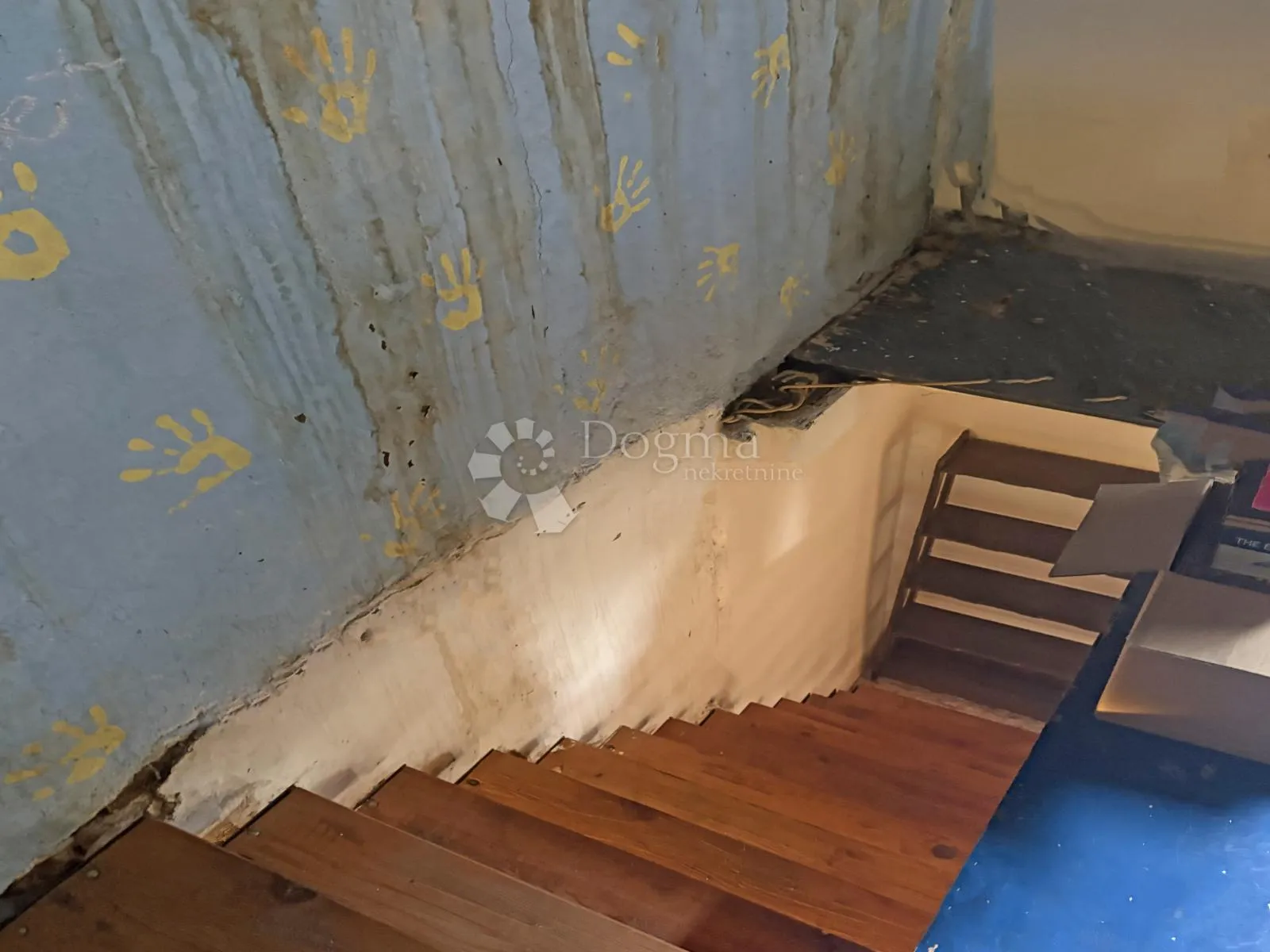 kaštelir-kuća u nizu za renovaciju - slika 6