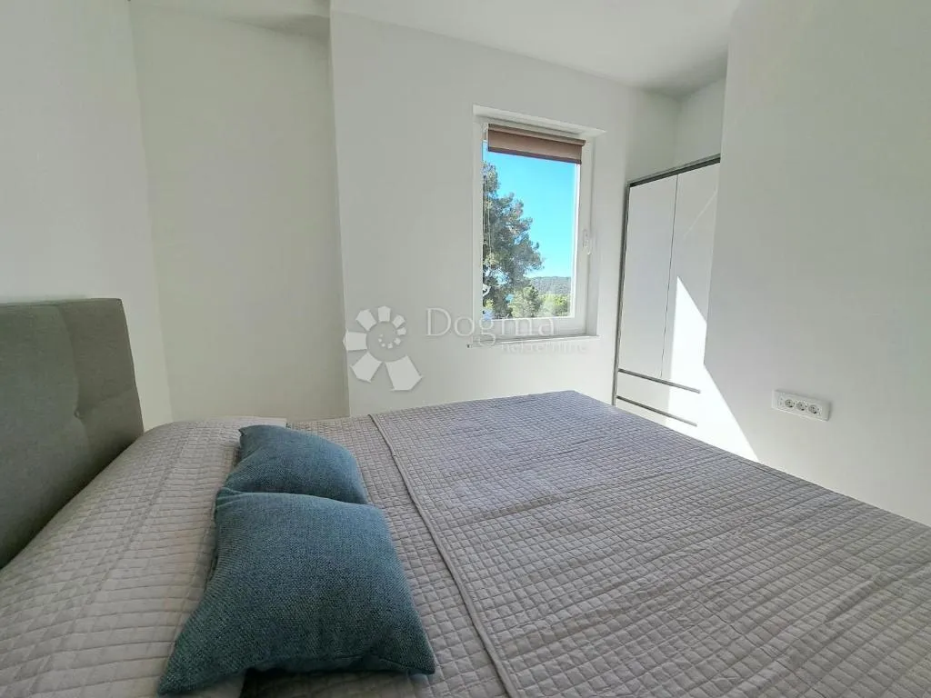 urbana vila na korak od mora - slika 16