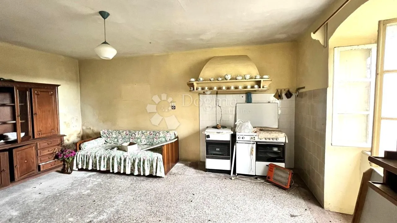 lijepa dvojna kuća za renovaciju s pogledom na more, okolica labina - slika 8