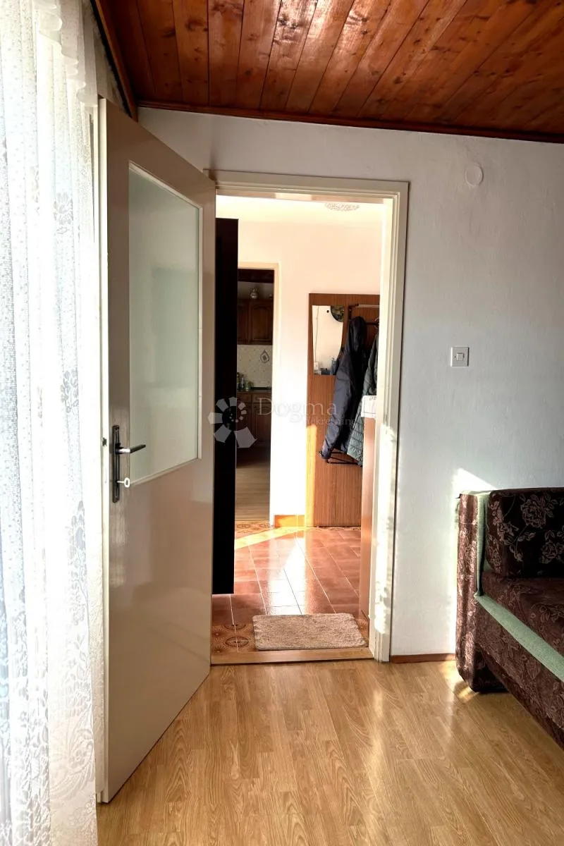 vodnjan – kamena kuća s pomoćnom zgradom, velika parcela, maslinik - slika 11