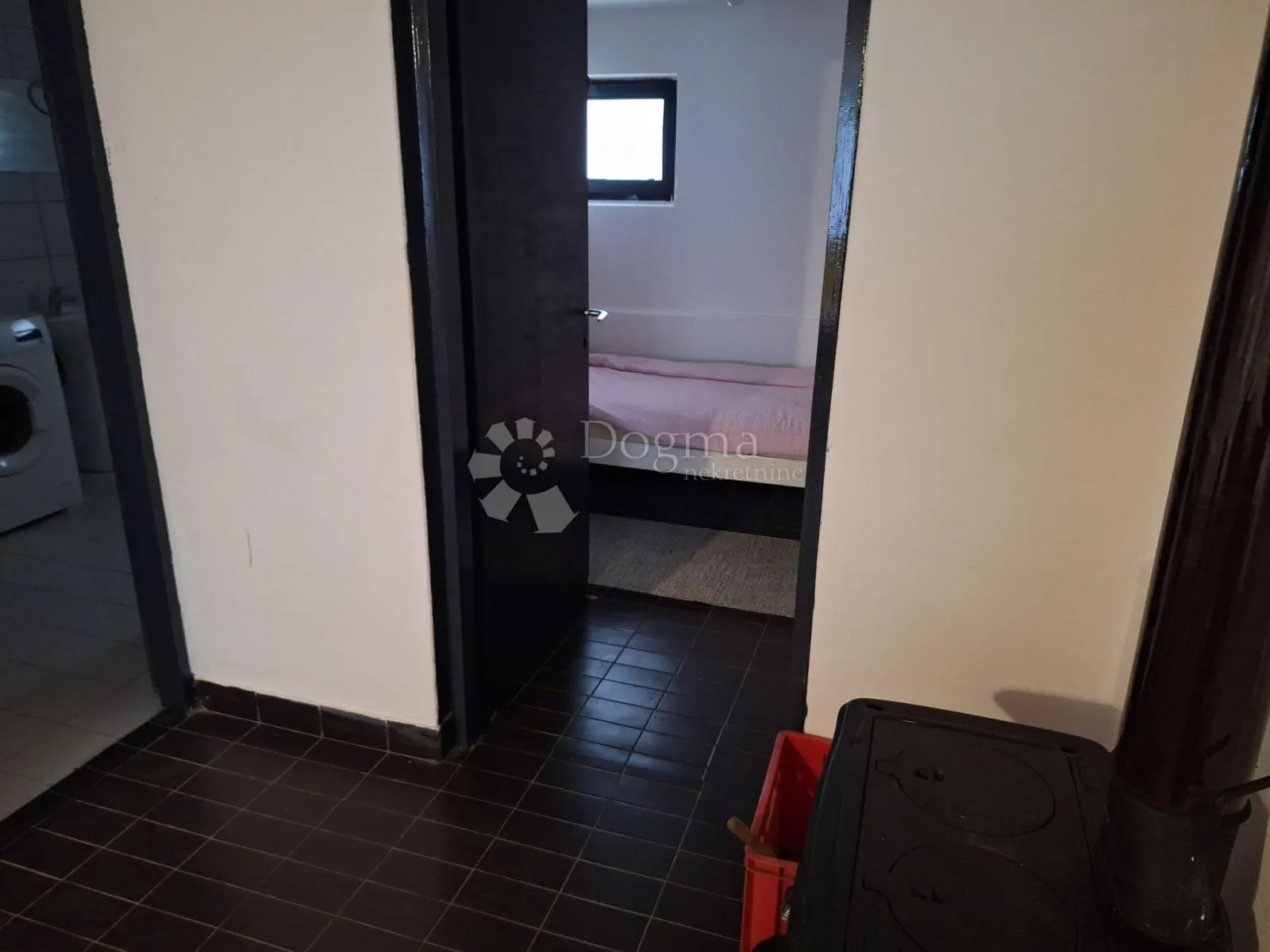 uredna kuća s 2 stana, dostupno na kredit - slika 22