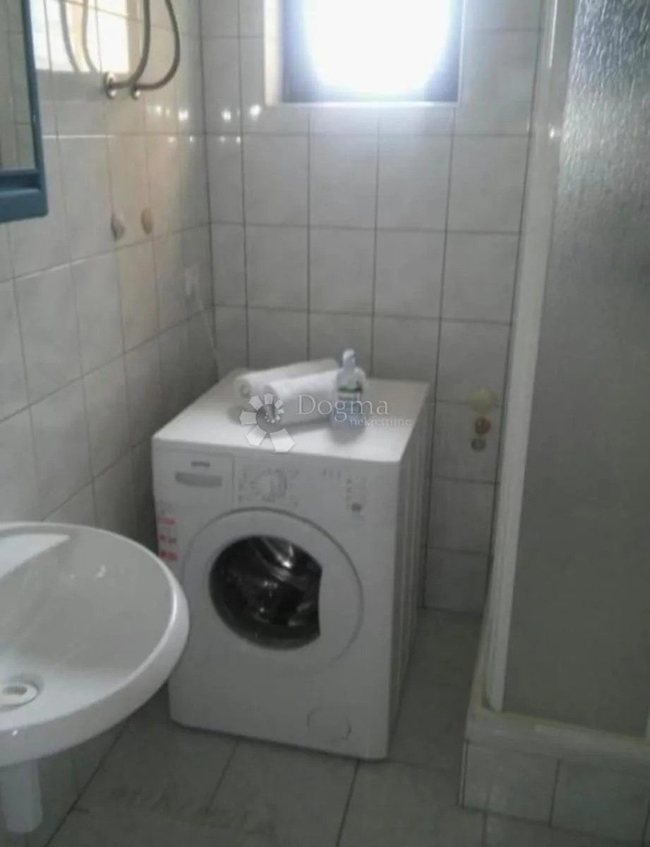 primošten - lijepo namješten stan s pogledom na more - slika 12