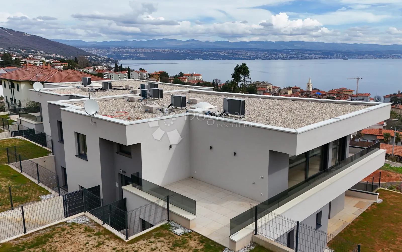 5★ lovran – 335 m² ukupno! stan 124 m² + natkrivena terasa 49 m² + vrt i parking 162 m² – 3 sobe, db, 3 kupaone, wc, spremište - slika 10