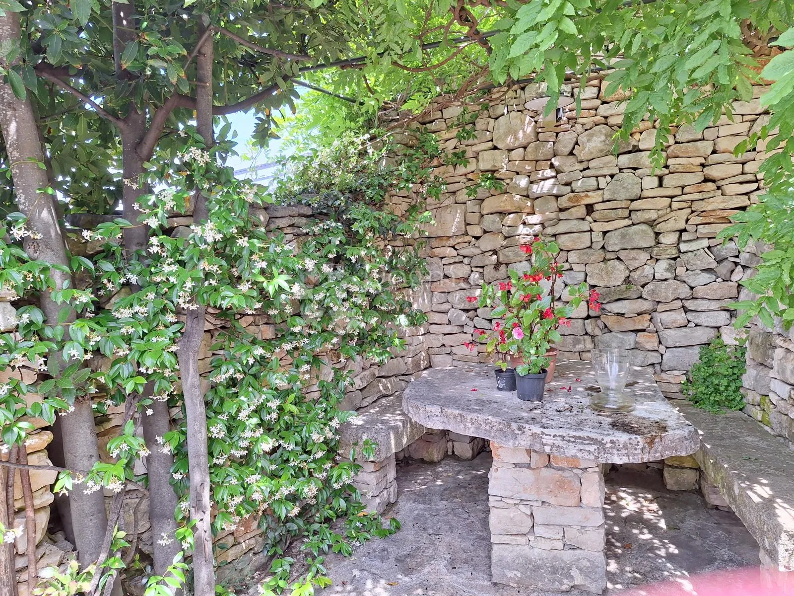 vila s dušom: istarski dragulj s pogledom na more i brežuljke - slika 20