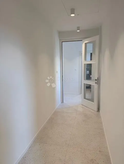 vojak-97m2,3skl,kompletno adaptiran ,balkon, - slika 6