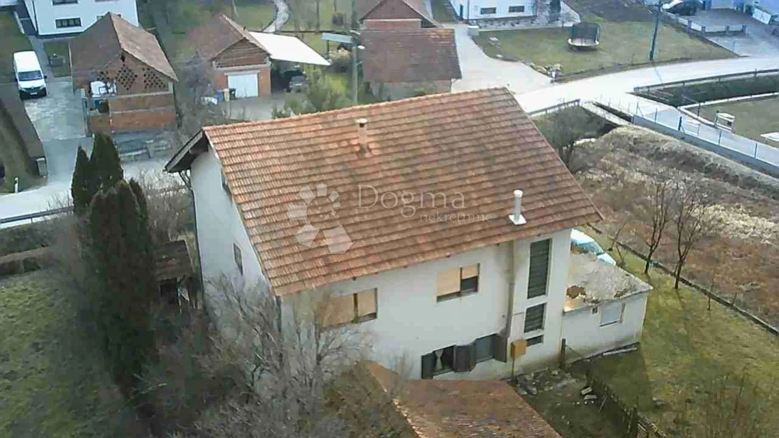 kuća sa ogromnim potencijalom svega 600m od strogog centra zaboka! - slika 26