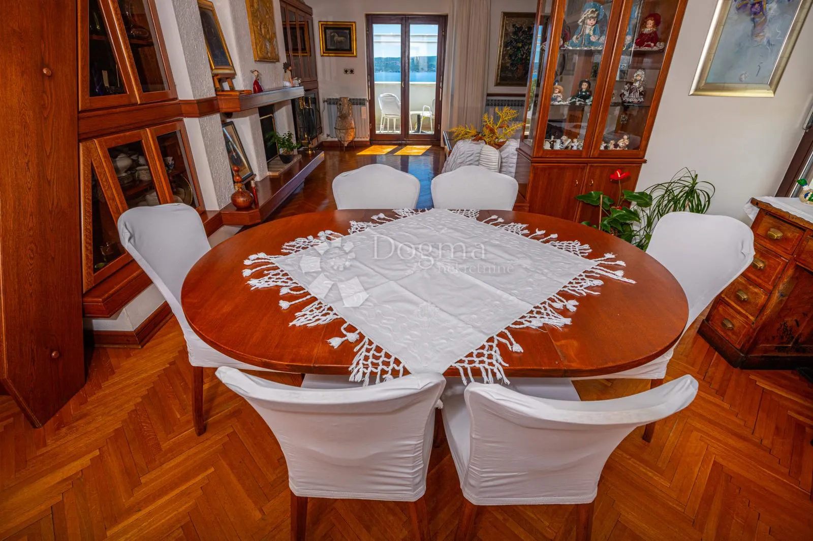 apartman sa galerijom i prekrasnim pogledom na more - slika 17