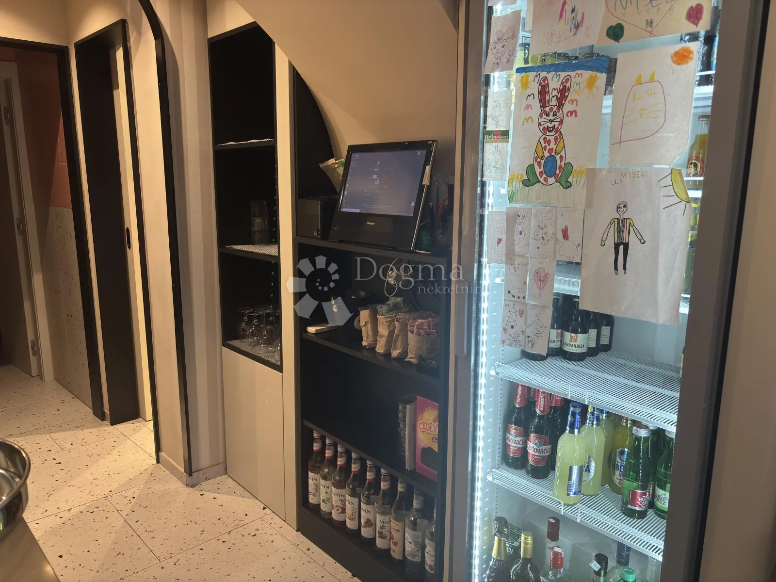 uhodan ugostiteljski posao s inventarom - slika 3