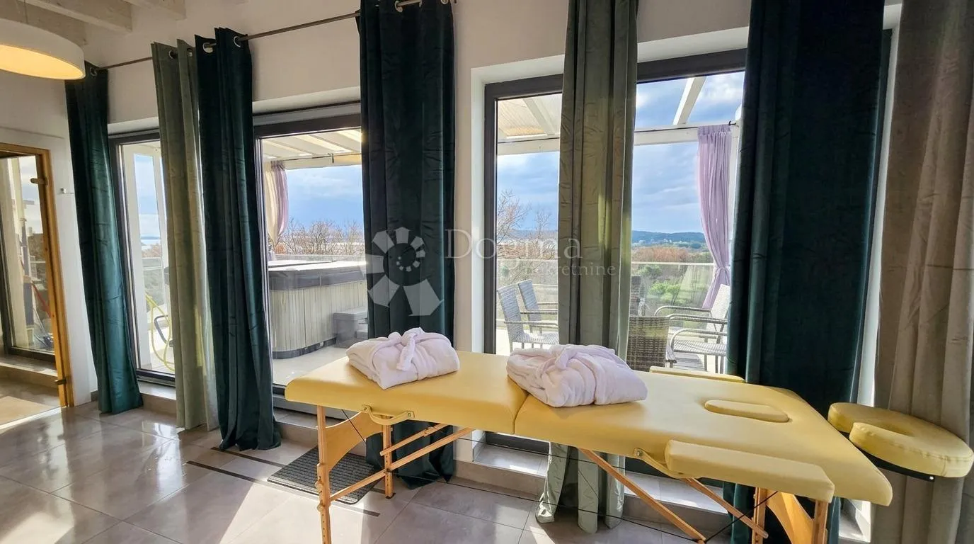 vila s bazenom i wellnessom u medulinu (pomer) - istra - slika 12