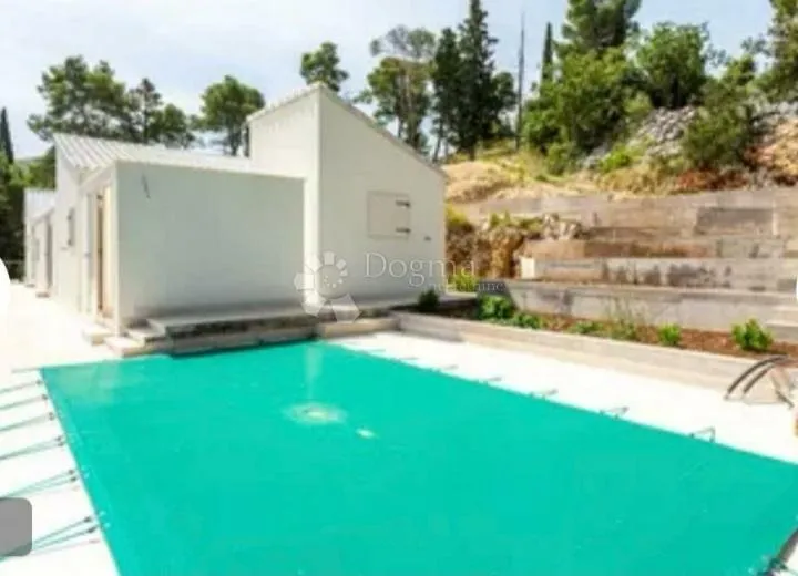 drugačija vila s bazenom, brač, bobovišća - slika 4