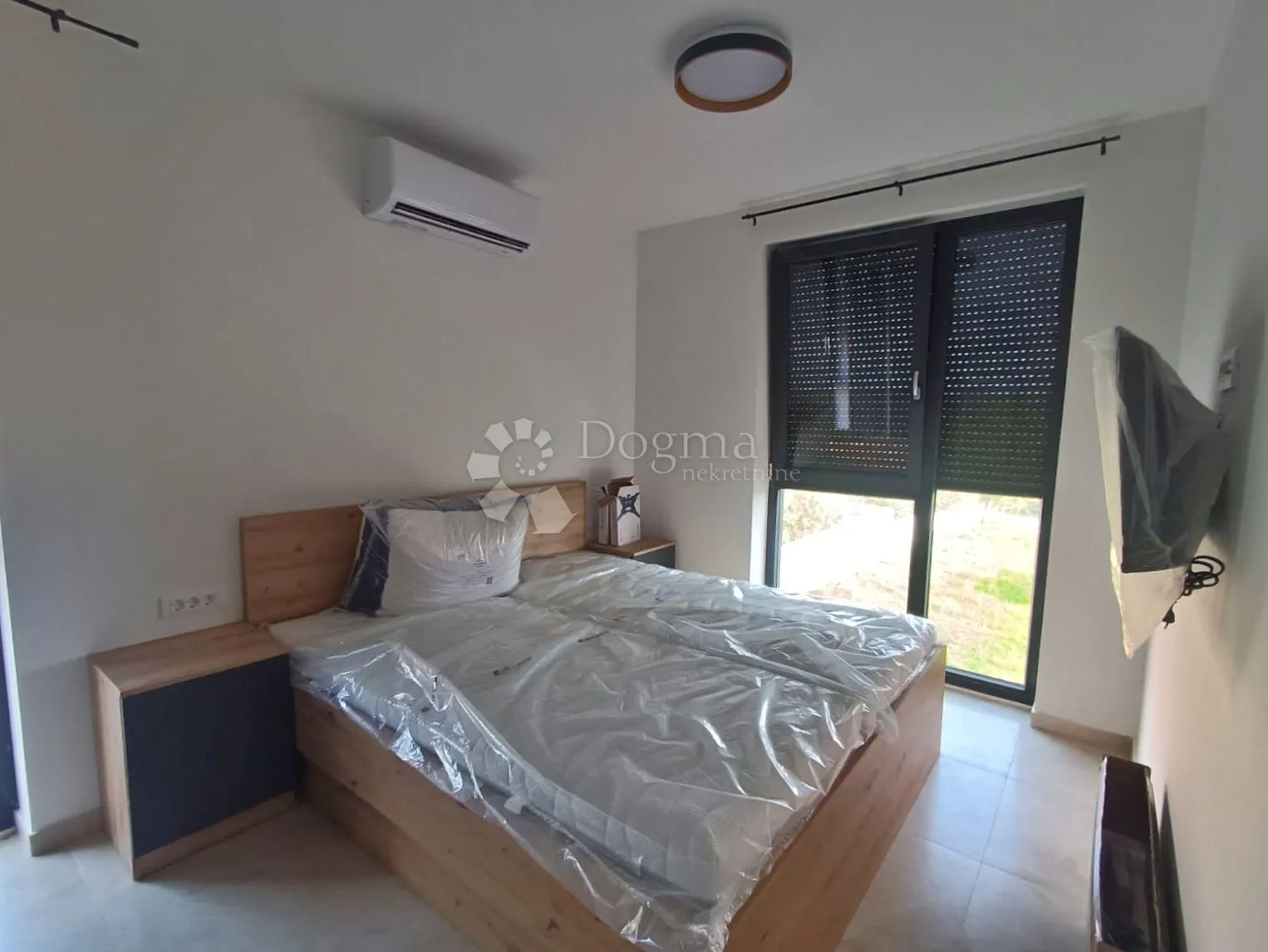 namješteni dvosobni stan, 1. kat (novogradanja) - slika 3