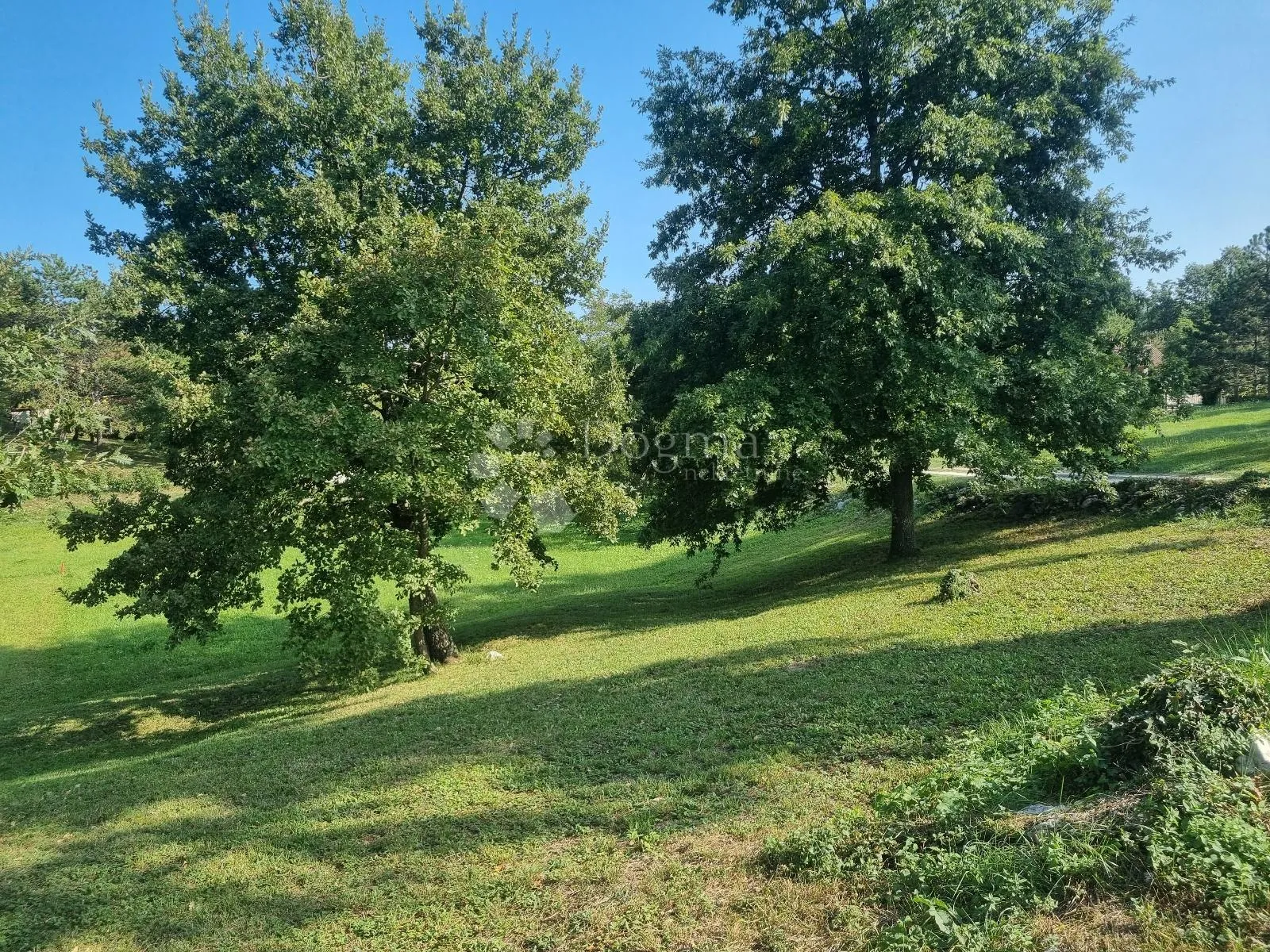 roh bau kuća s bazenom, 150 m², parcela 911 m² - slika 7