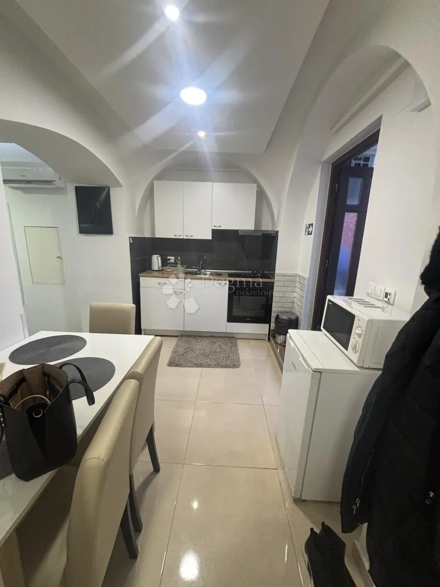 studio u strogom centru zagreba - slika 9