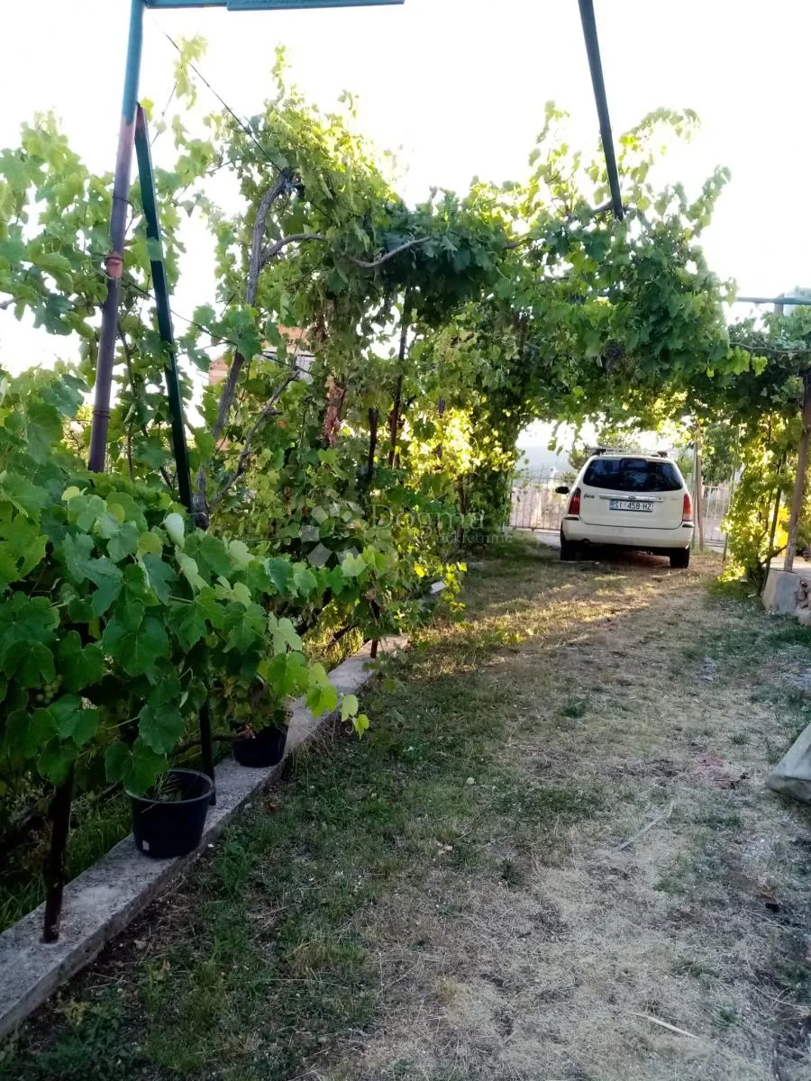 golubić - knin - kuća i 913 m2 dvorišta - slika 6