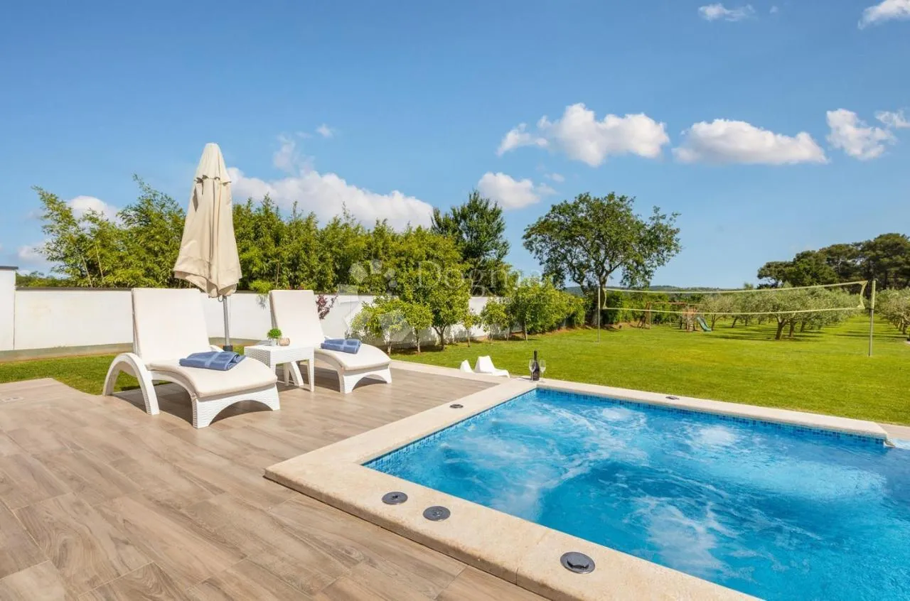 villa u banjolama 150m2 za dugoročni najam - slika 7