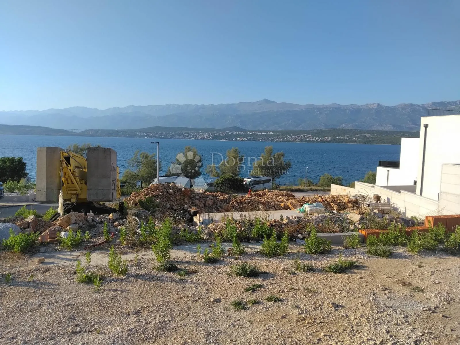 građevinsko zemljište 741 m² – ekskluzivna lokacija 100 metara od mora (novigrad) - slika 1