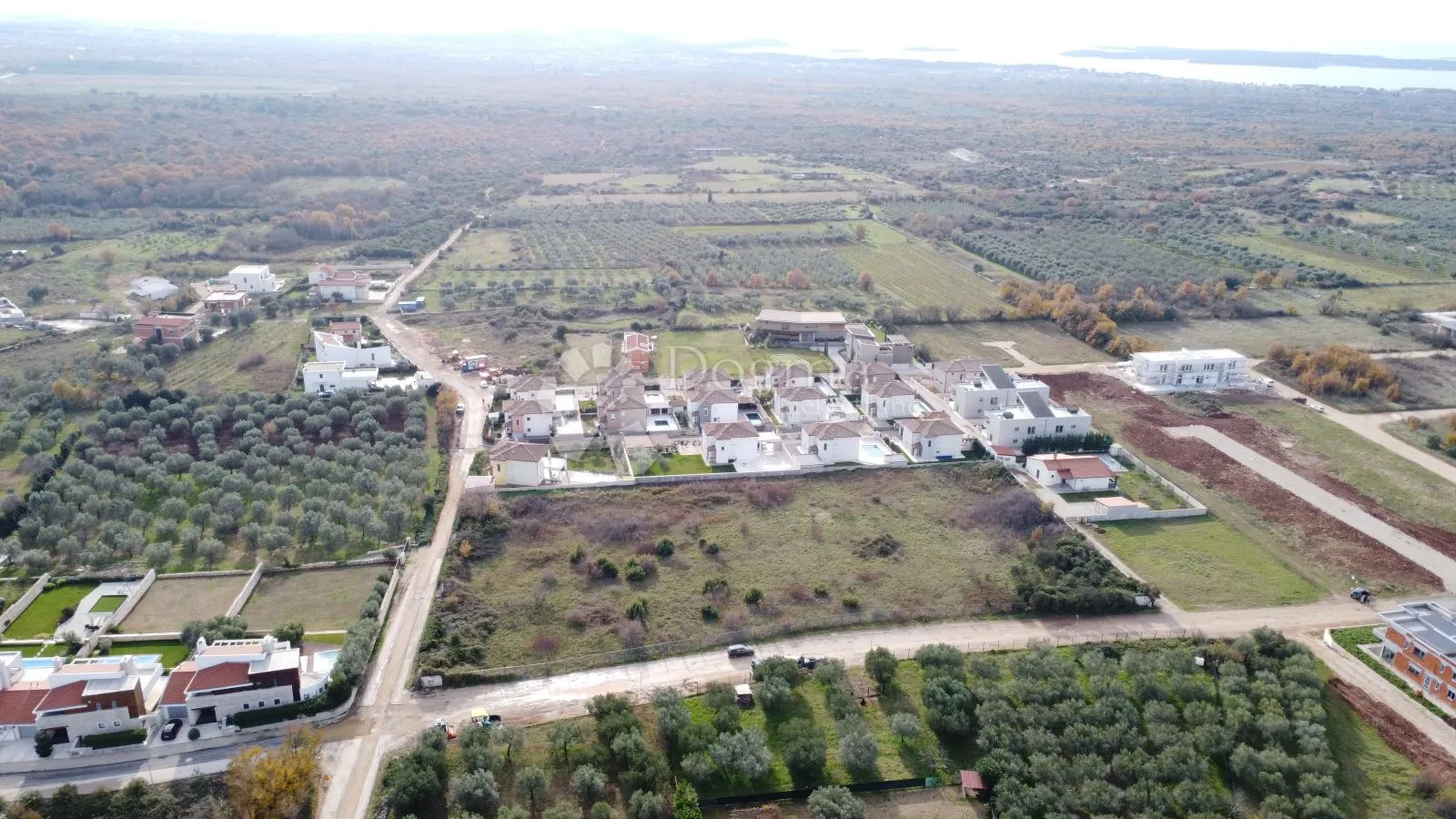 rijetkost na tržištu! zemljište 8.388 m2 s komunalijama i pogledom na more-istra - slika 2