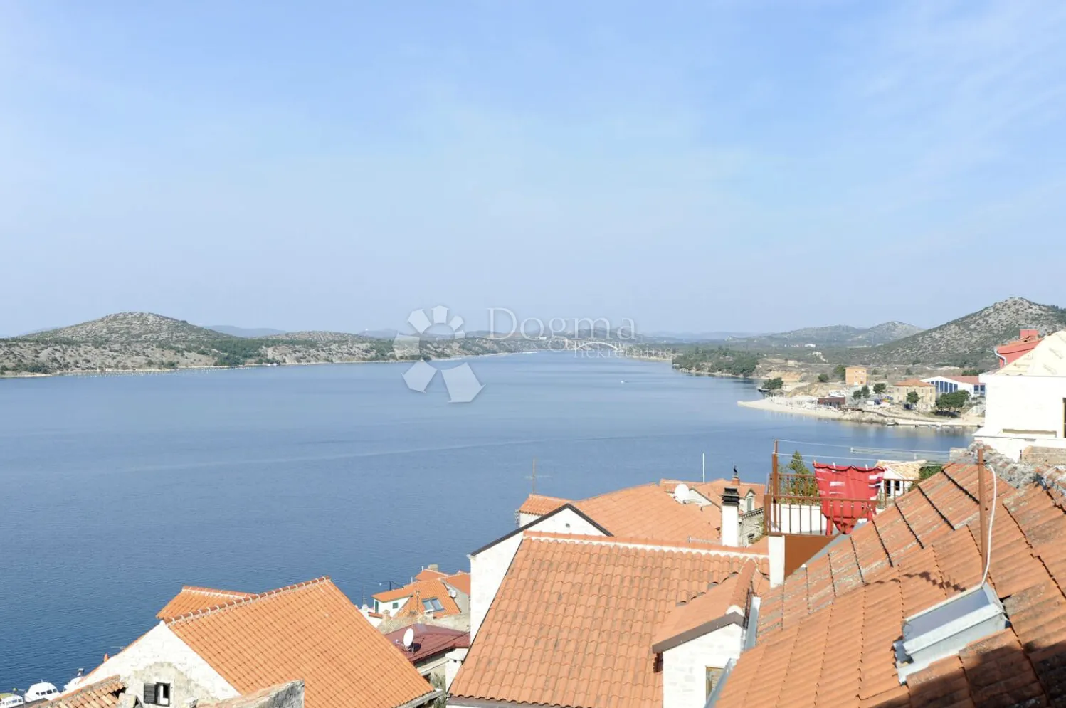 lijepa kamena kuća s pogledom na šibenski zaljev - slika 28