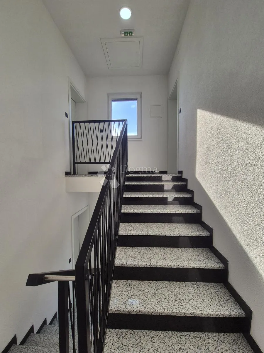 seline/starigrad - dvosoban stan 20 m od mora s1 - slika 13