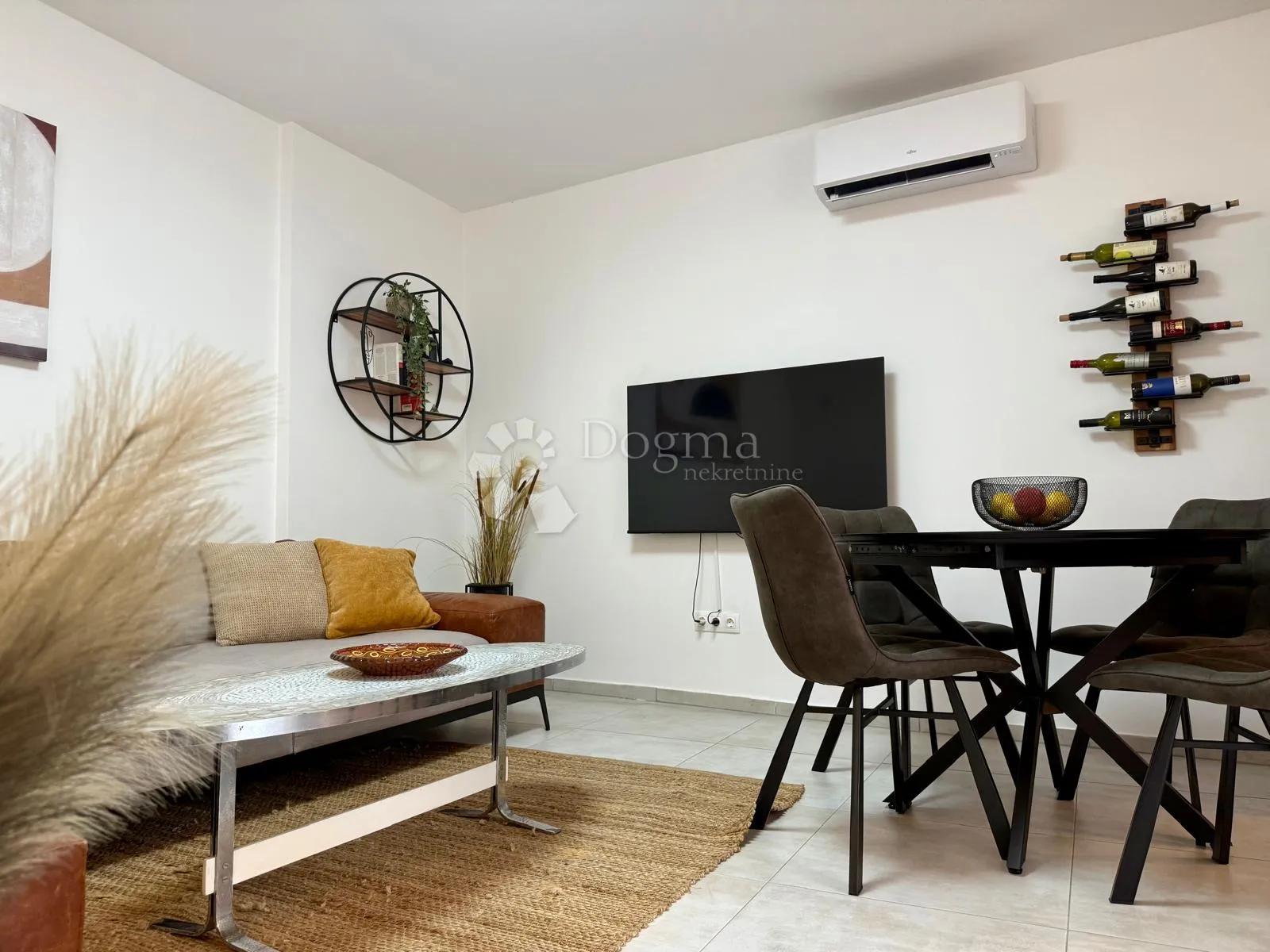dva luksuzno renovirana apartmana rustikalnog šarma – vrhunska investicija u srcu pule - slika 4