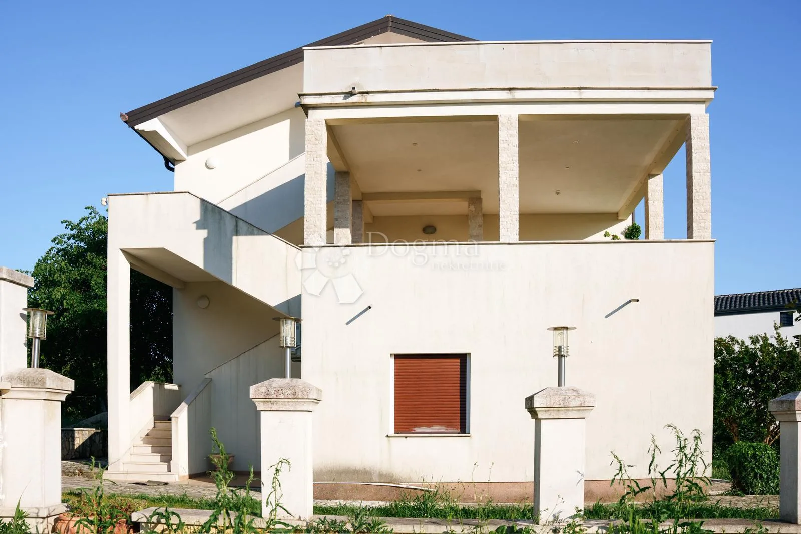 apartmanska kuća na atraktivnoj lokaciji - slika 7