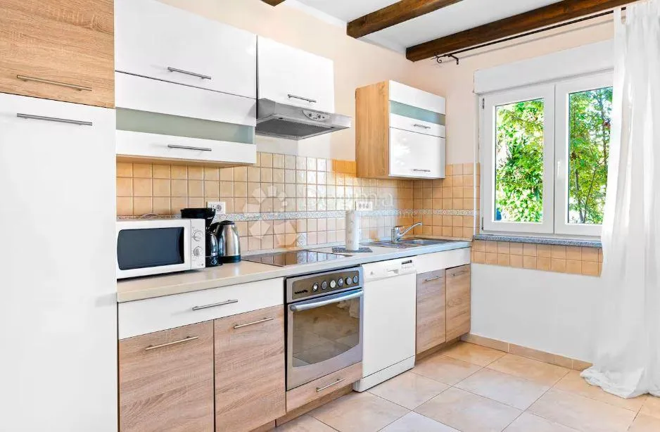 mediteranska vila rustikalnog šarma, 238 m² - slika 3