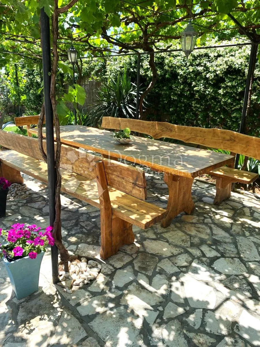 prilika - 2 kuće sa bazenom na odličnoj lokaciji - slika 56