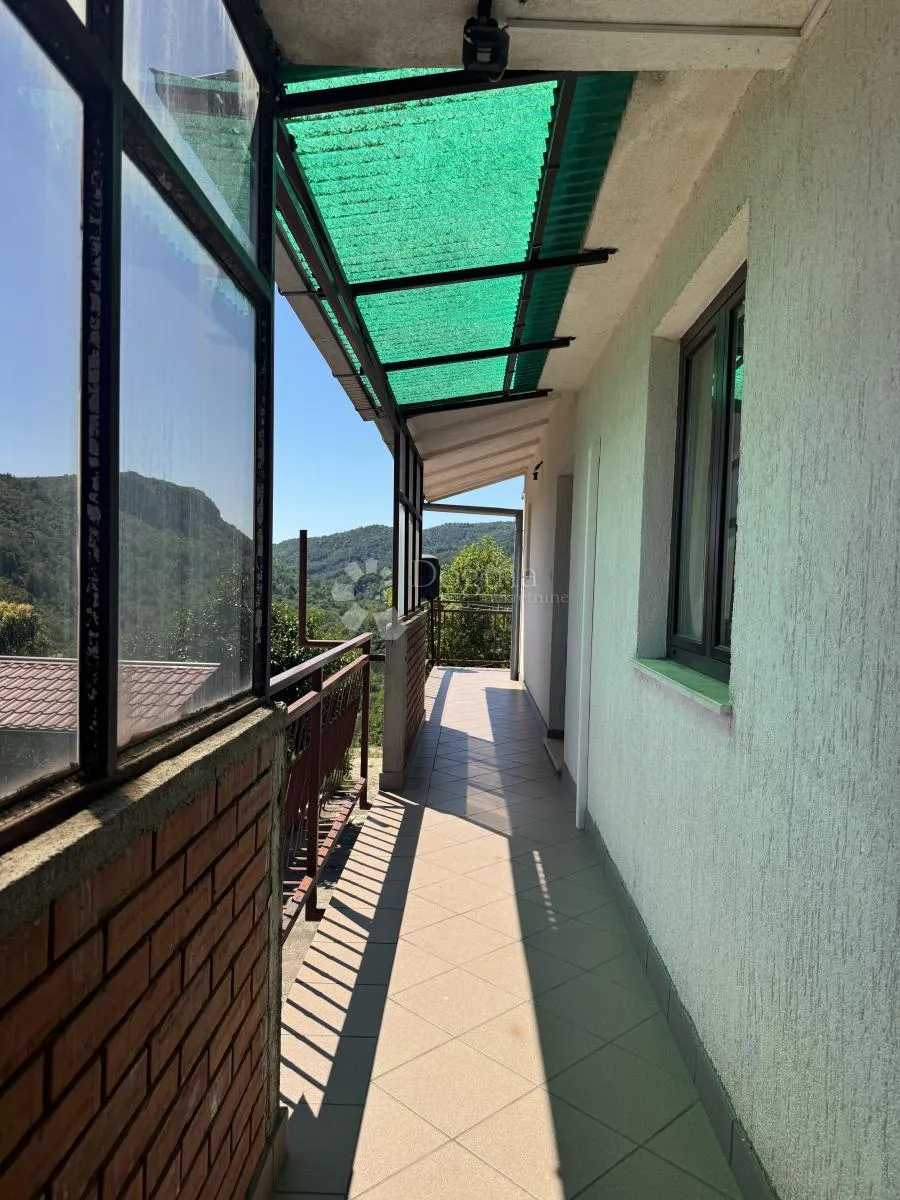 kuća sa potencijalom i građevinskim terenom / buzet - slika 13