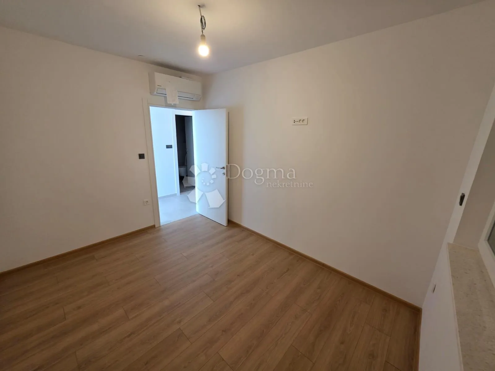 primošten- dvosobni stan na 1.katu, top lokacija s8 - slika 8