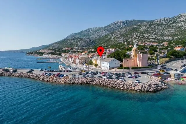 apartman atraktivna lokacija karlobag - slika 11